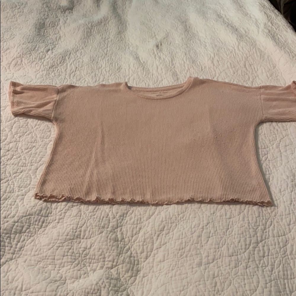 American Eagle light pink crop top
